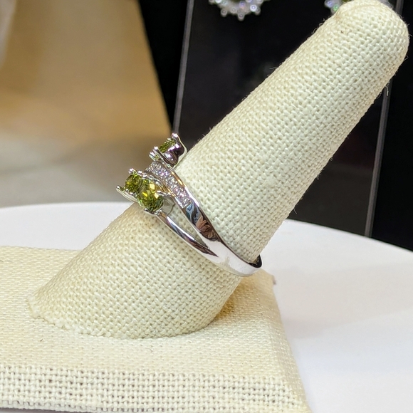 Peridot Green CZs & Clear CZs Bypass Ring - Picture 3 of 5